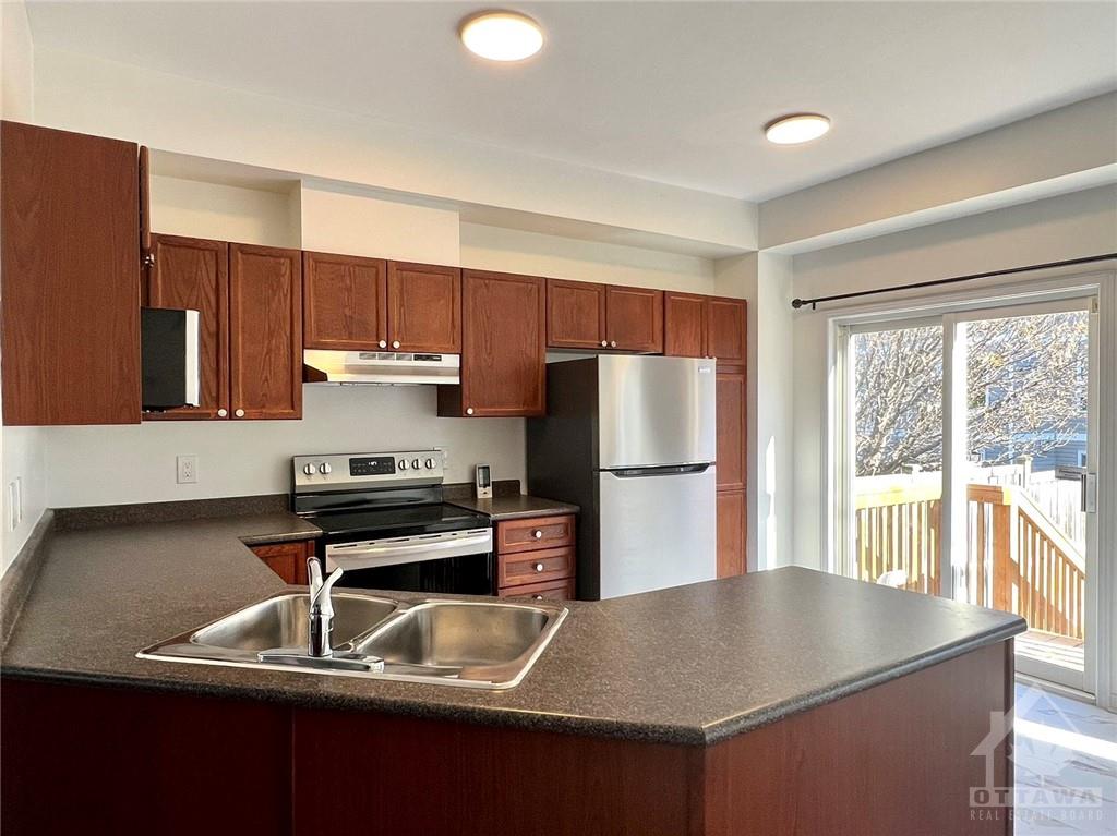 32 SHIRLEY'S BROOK Drive
