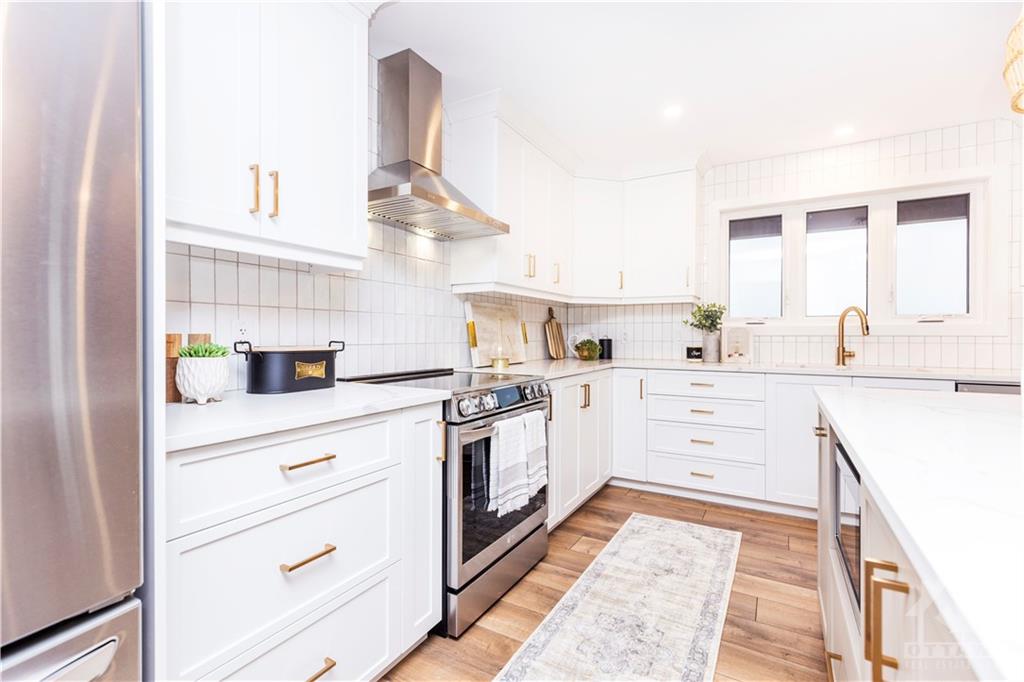 221 TRUDEAU Crescent