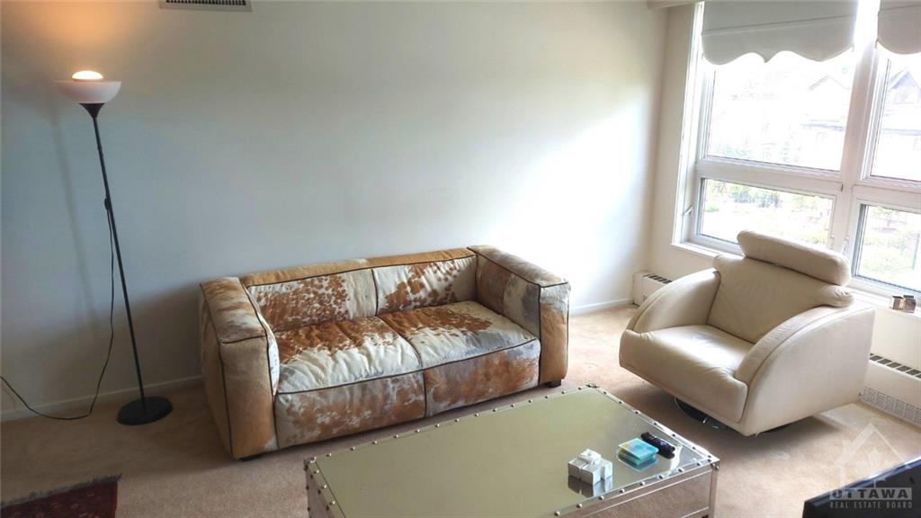 373 LAURIER Avenue E, #402
