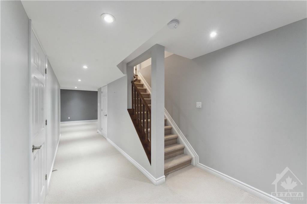 417 VENDEVALE Avenue