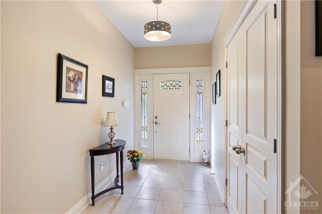 615 PINESTRAND Crescent