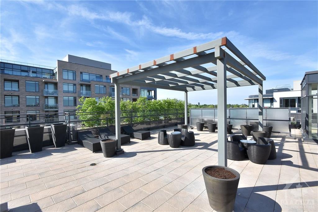 101 RICHMOND Road, #404