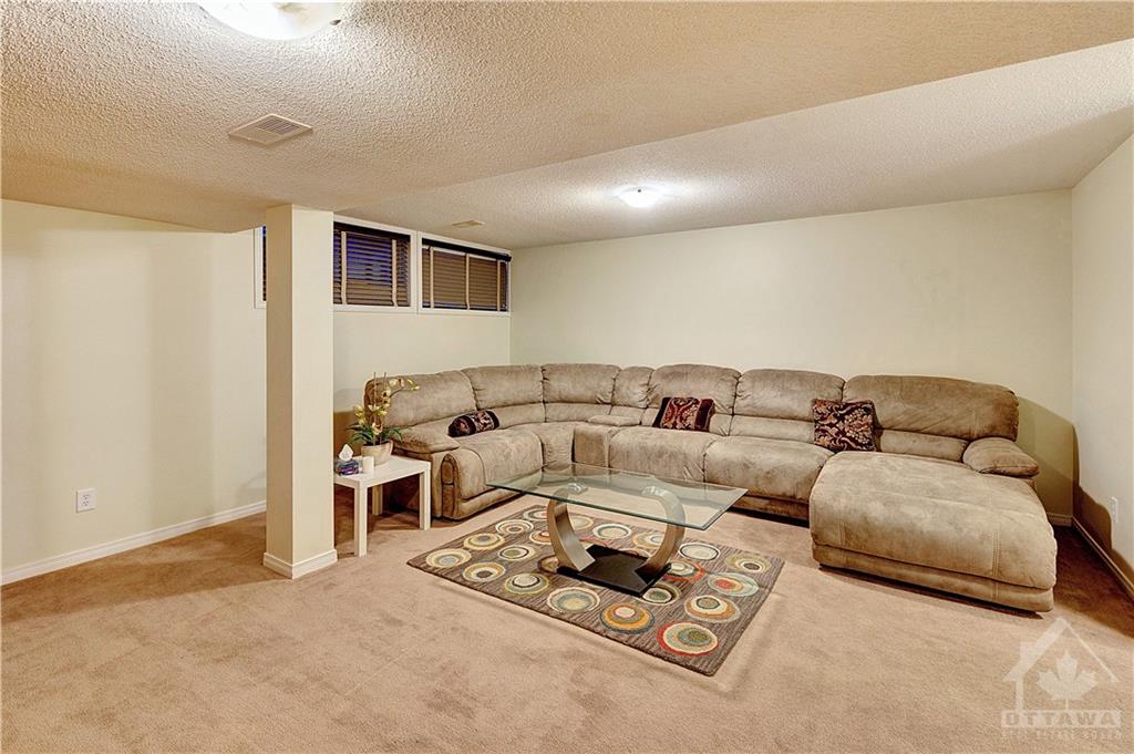 311 APPLECROSS Crescent