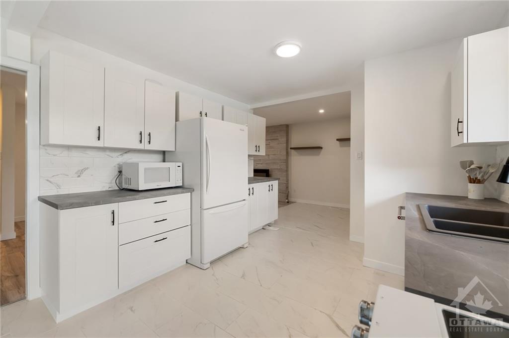 13 QUINPOOL Crescent