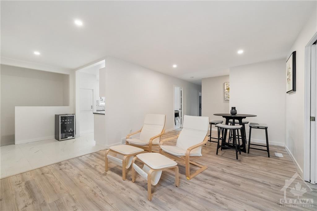 13 QUINPOOL Crescent
