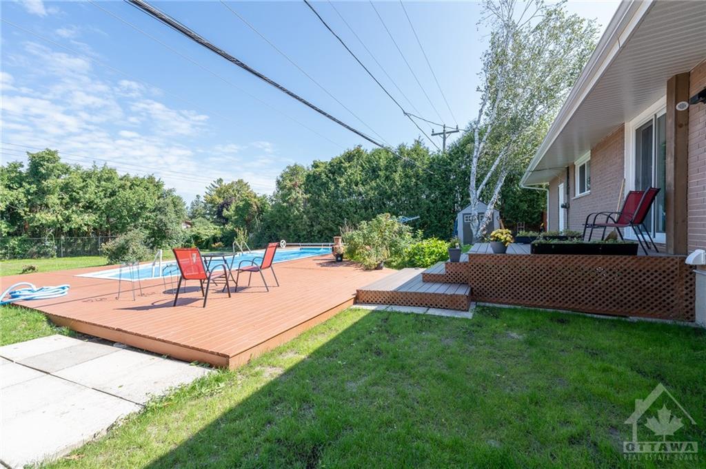 13 QUINPOOL Crescent