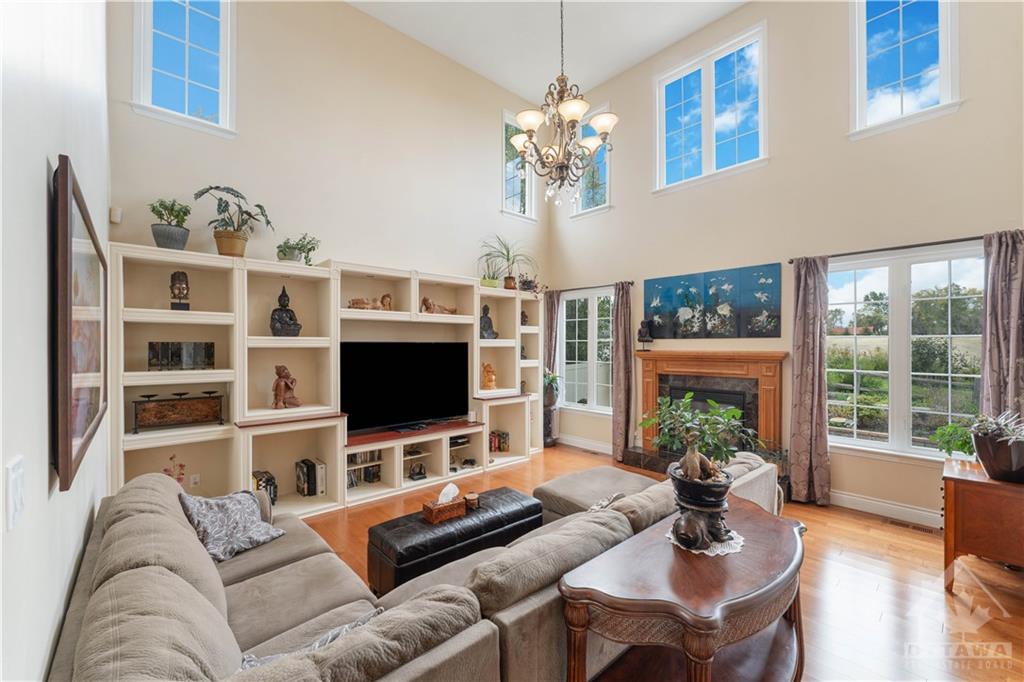 166 WINDANCE Crescent