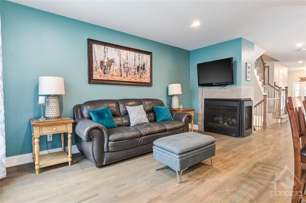 212 PURCHASE Crescent