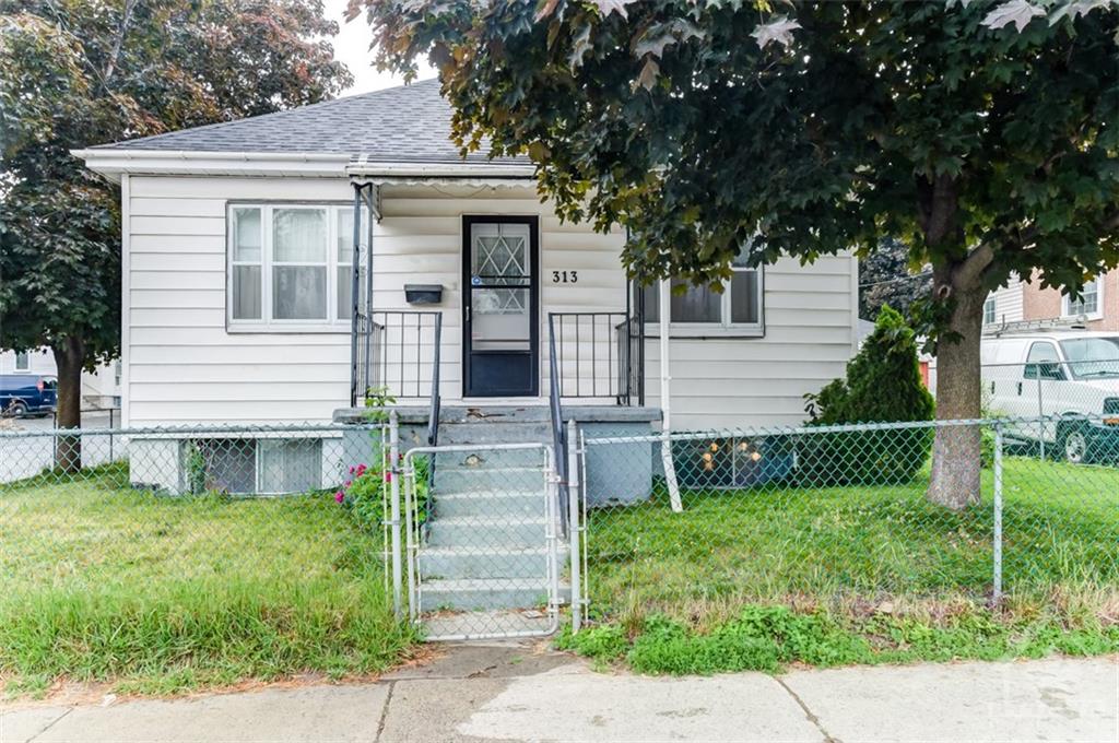 313 MONTFORT Street