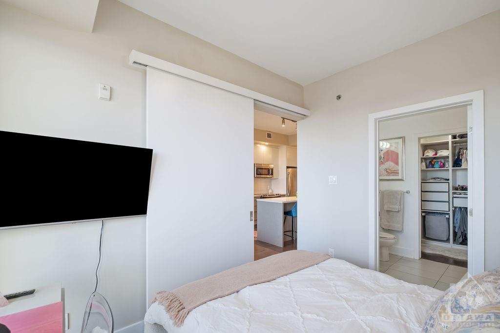 88 RICHMOND Road, #809