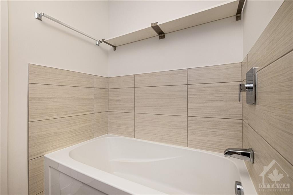 200 INLET Private, #808