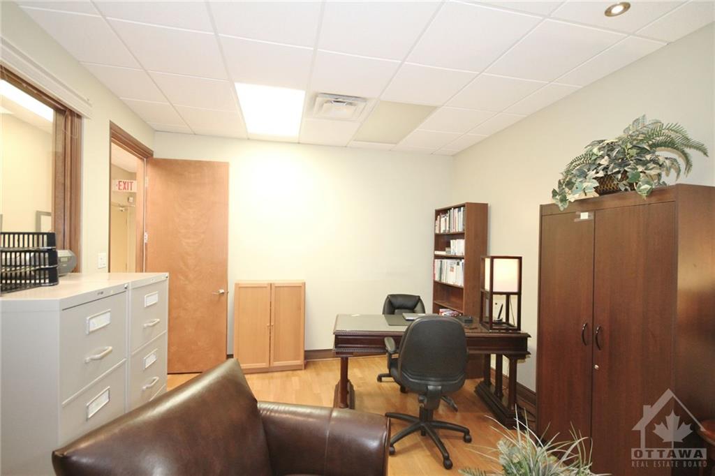 120 TERENCE MATTHEWS Crescent, #A1