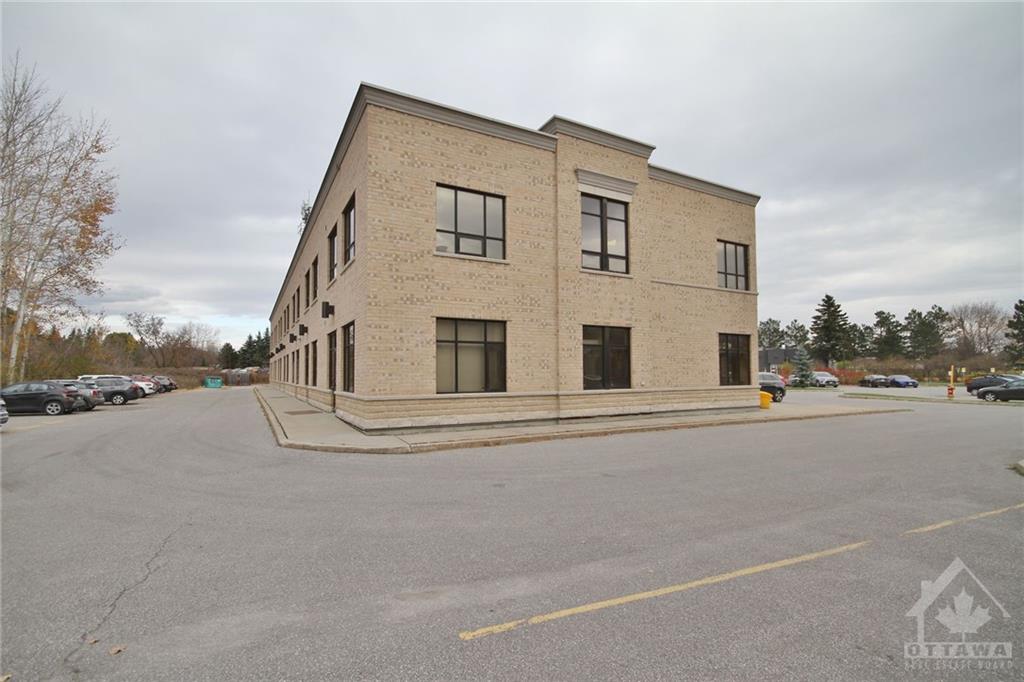 120 TERENCE MATTHEWS Crescent, #A1