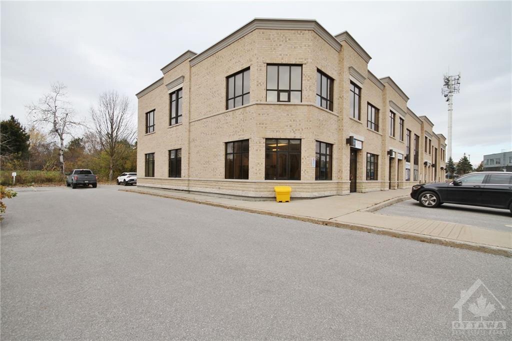 120 TERENCE MATTHEWS Crescent, #A1