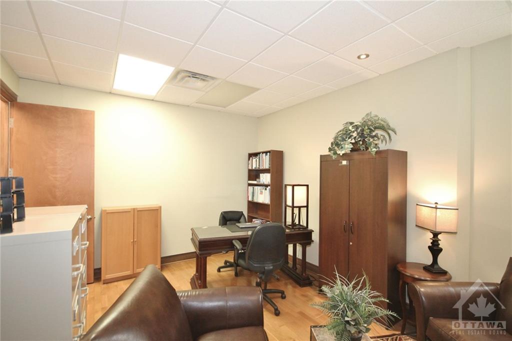 120 TERENCE MATTHEWS Crescent, #A1