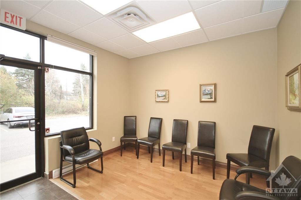 120 TERENCE MATTHEWS Crescent, #A1