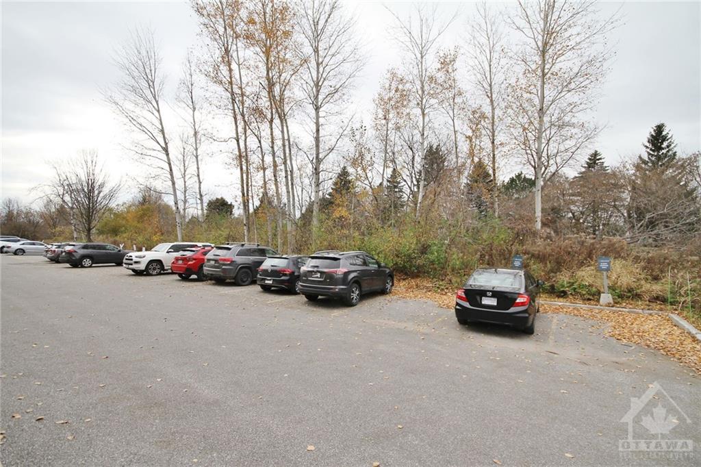 120 TERENCE MATTHEWS Crescent, #A1
