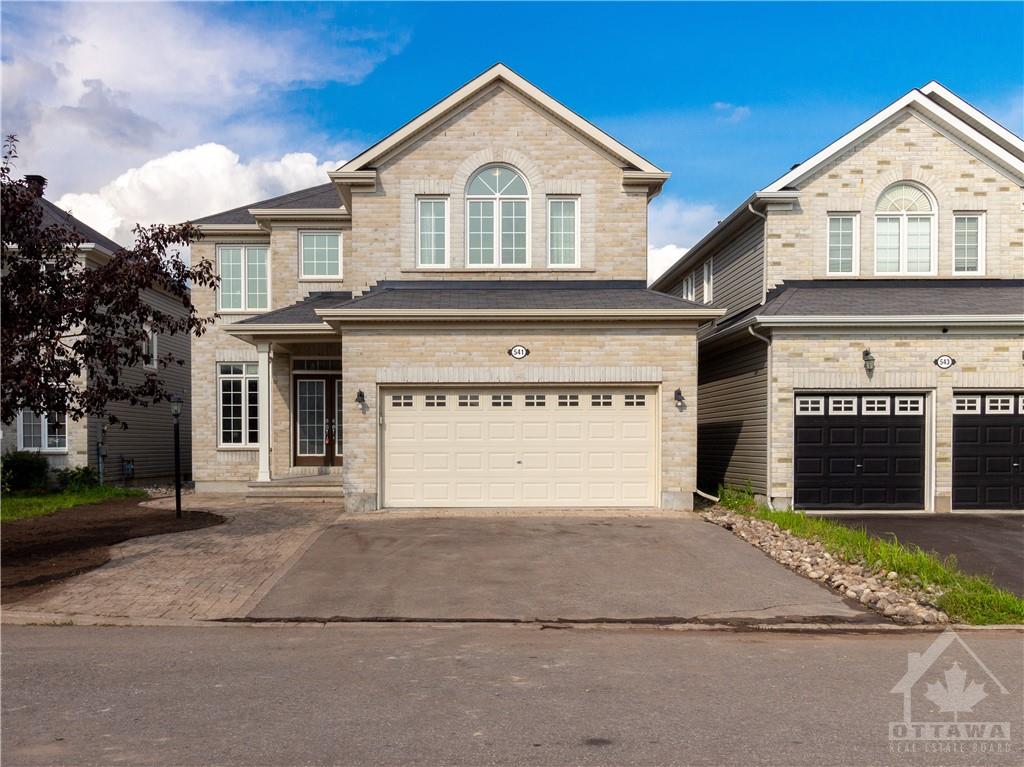 541 CARINA Crescent
