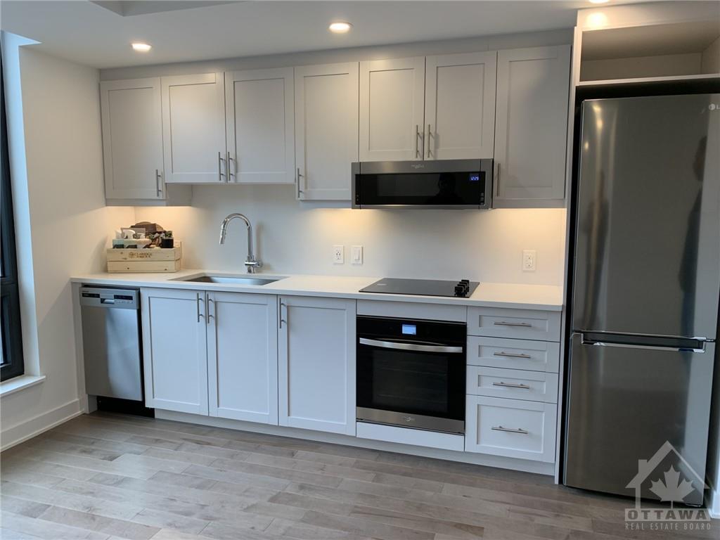 340 QUEEN Street, #1608