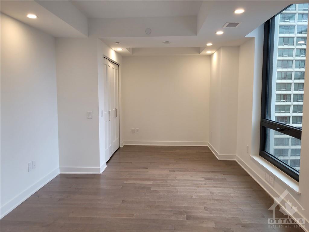 340 QUEEN Street, #1608