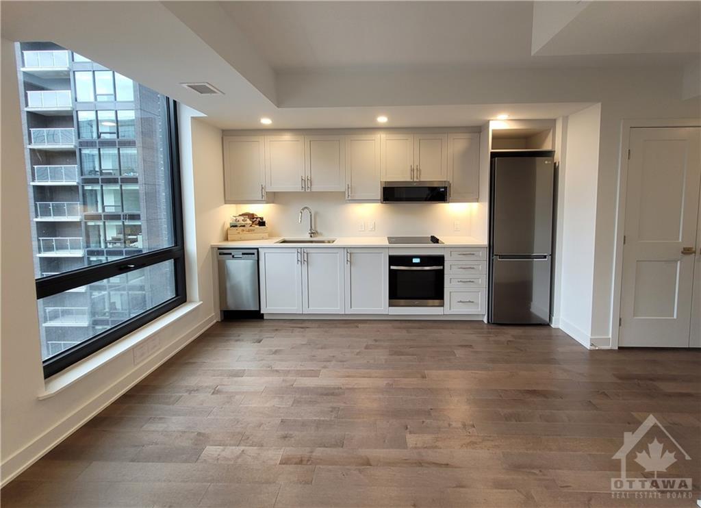 340 QUEEN Street, #1608