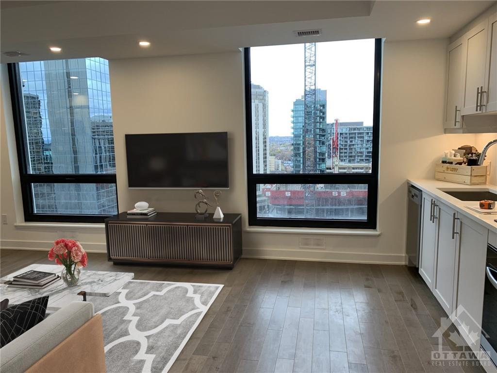 340 QUEEN Street, #1608