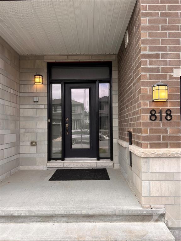 818 CARNELIAN Crescent