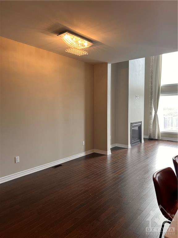 818 CARNELIAN Crescent