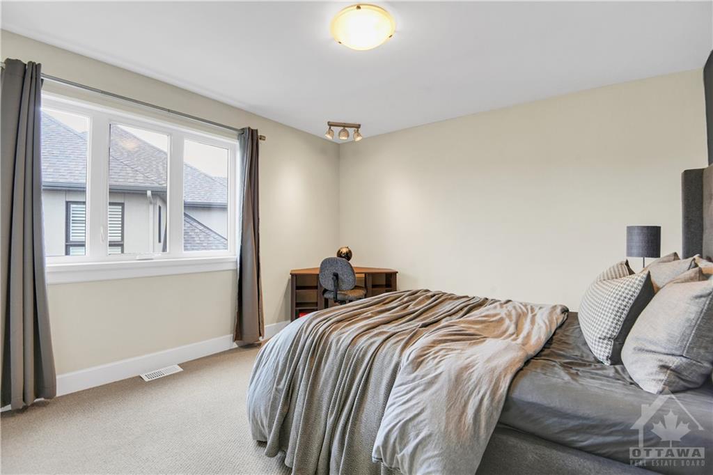 646 BIRCHLAND Crescent