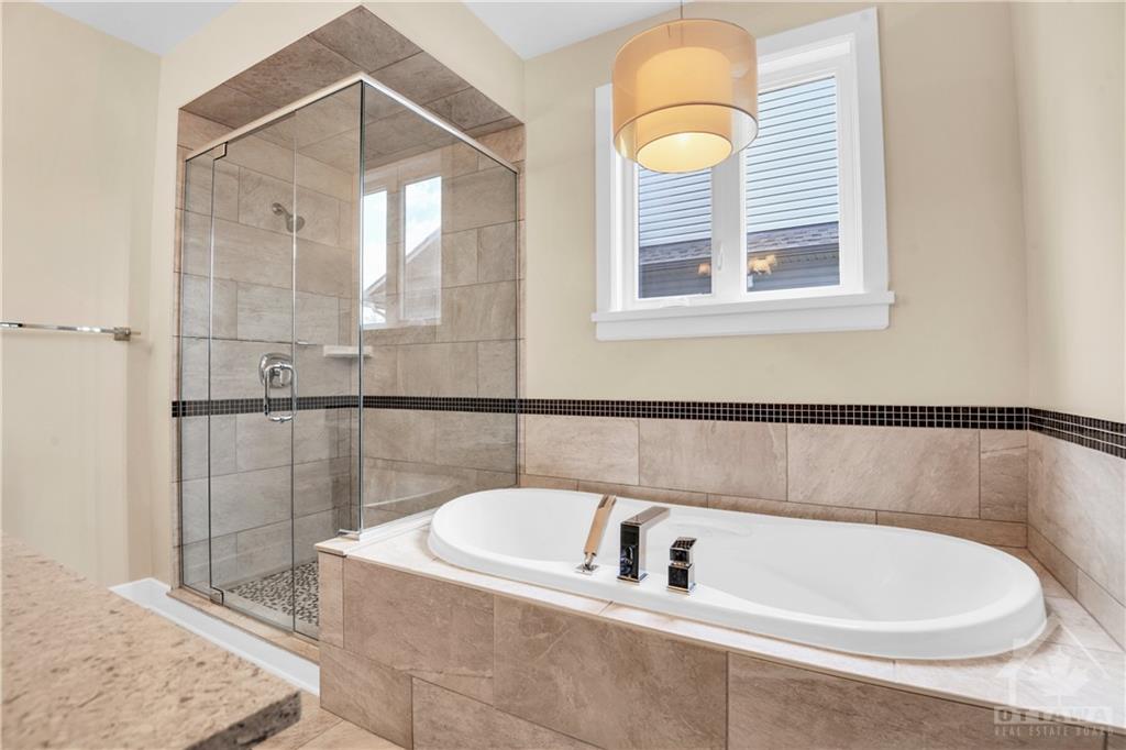 646 BIRCHLAND Crescent