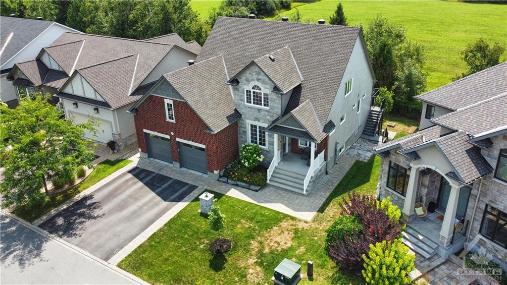 646 BIRCHLAND Crescent
