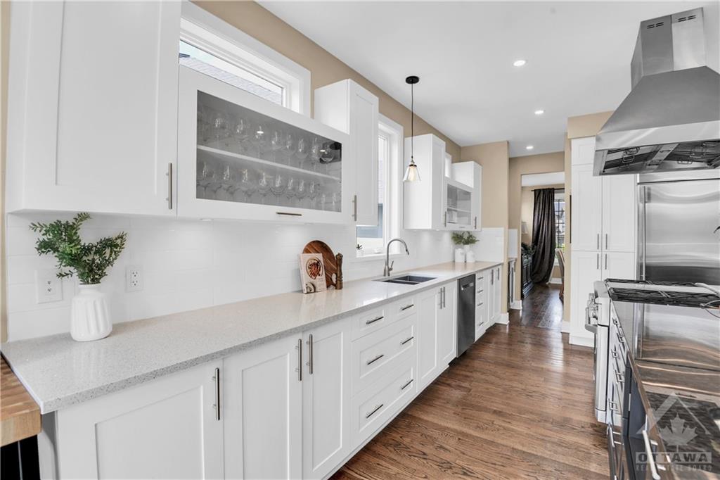646 BIRCHLAND Crescent
