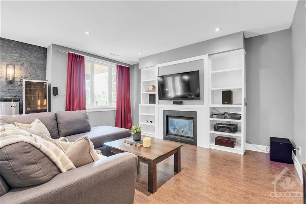 646 BIRCHLAND Crescent