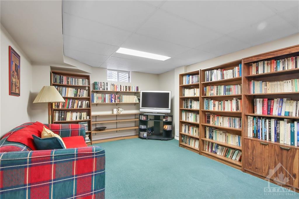 43C HEWITT Way