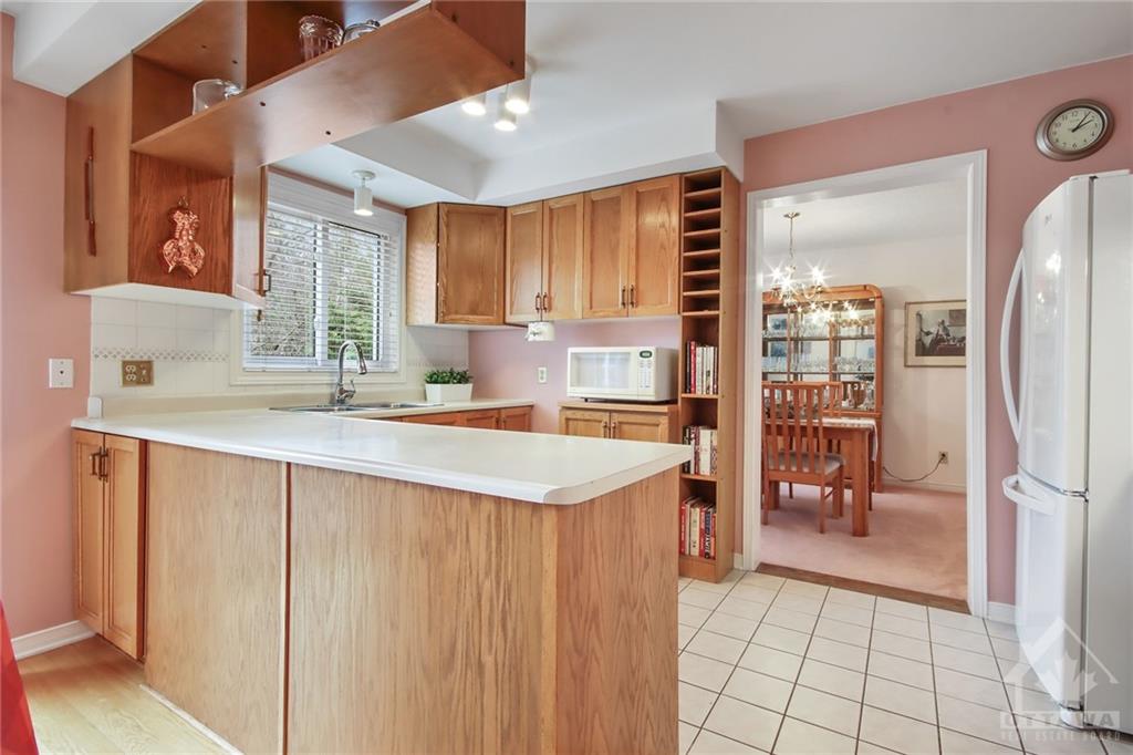 43C HEWITT Way