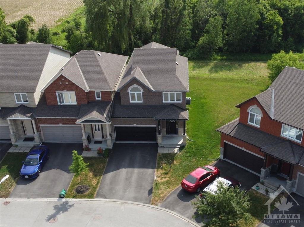 1074 NORTHGRAVES Crescent