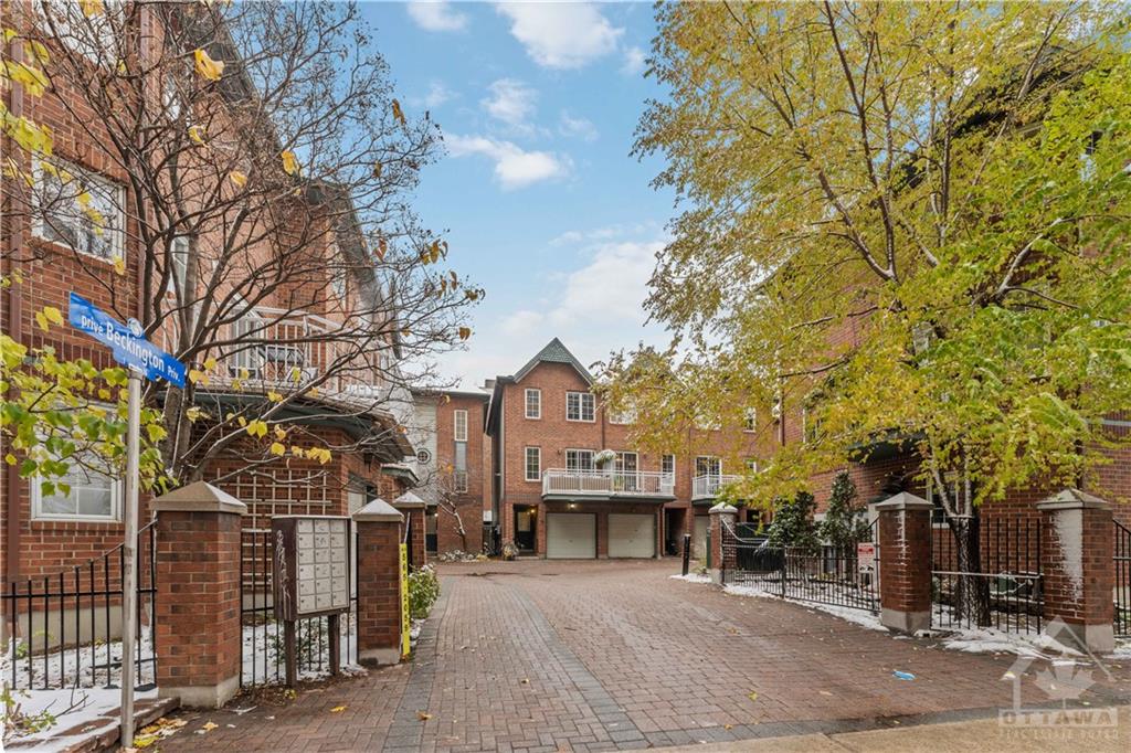 12 BECKINGTON Private