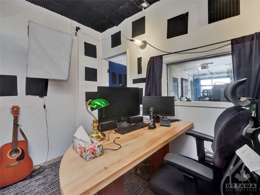 5480 CANOTEK Road, #5