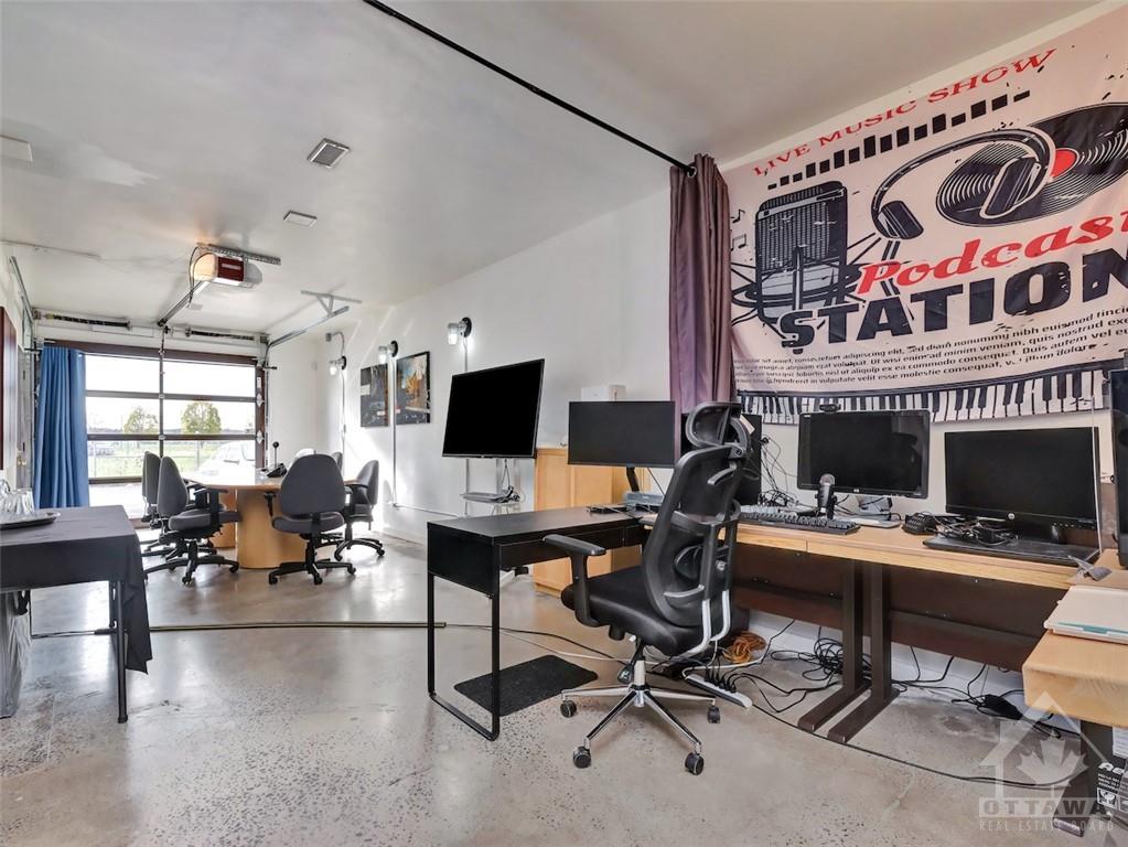 5480 CANOTEK Road, #5