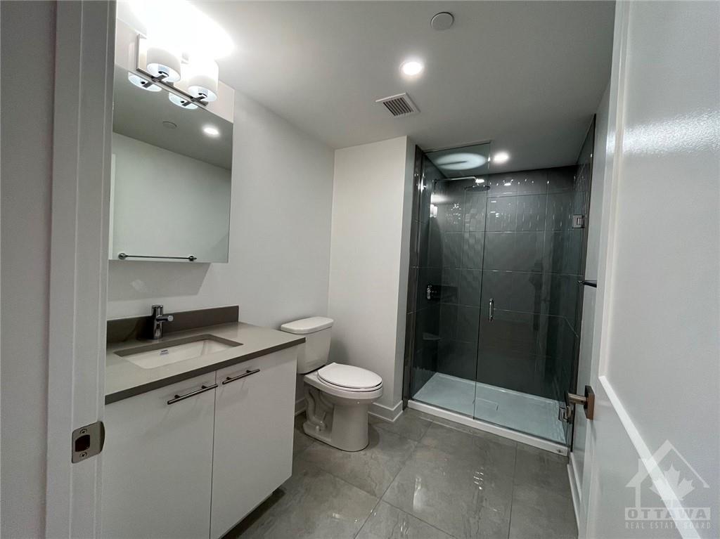 340 QUEEN Street, #1610