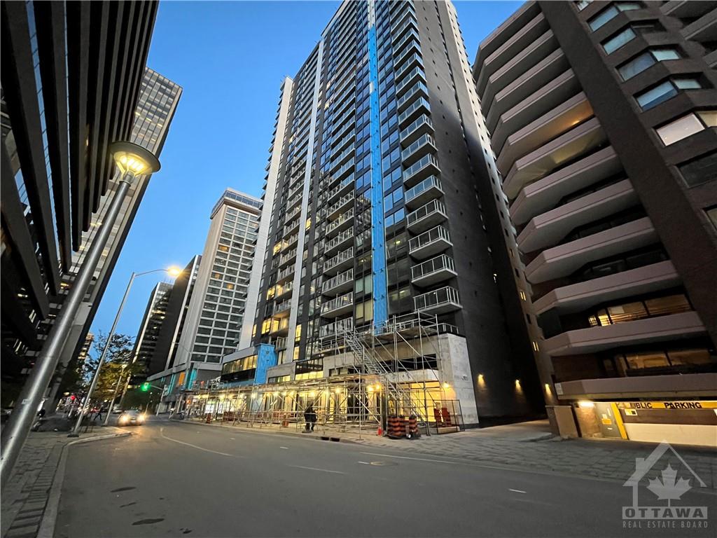 340 QUEEN Street, #1610
