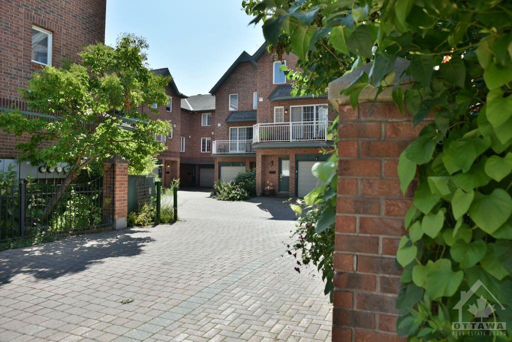 13 RADSTOCK Private