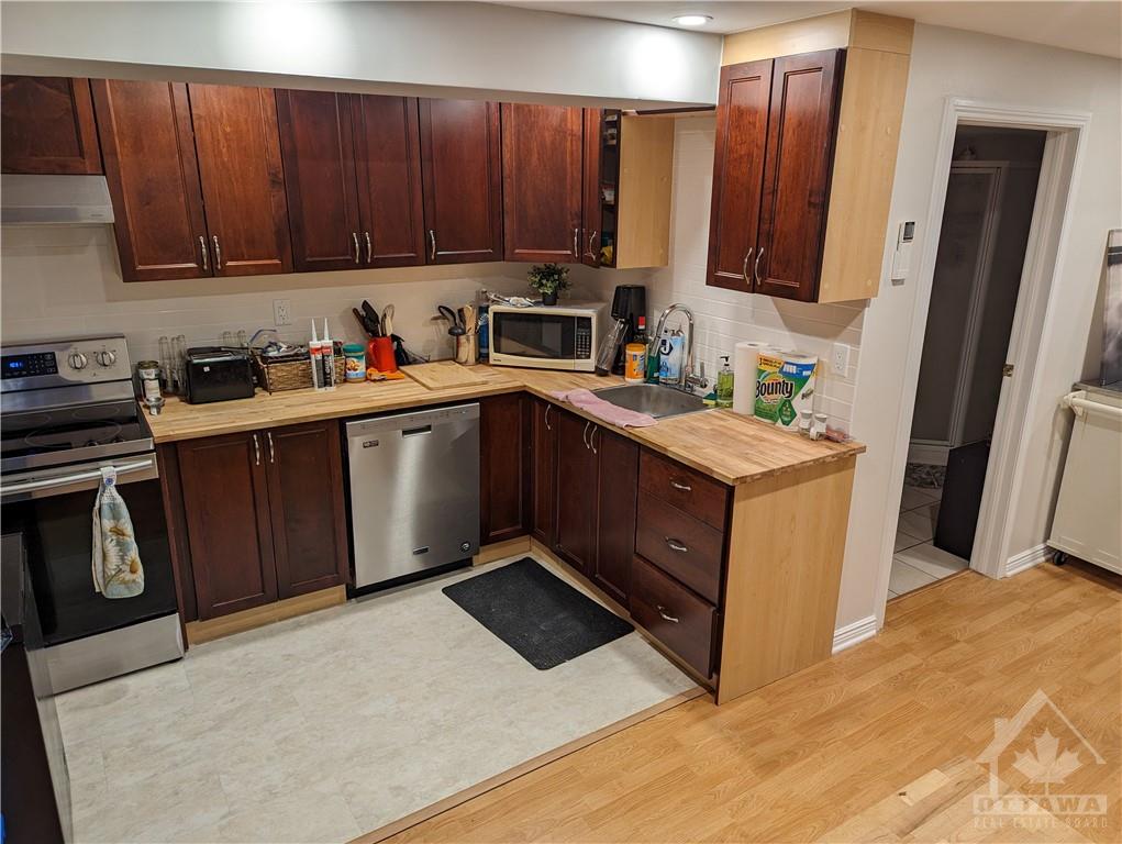 270 ST-DENIS Street, #B