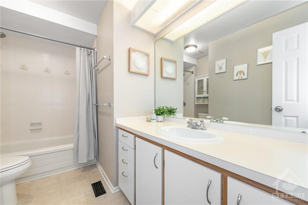 270 DALEHURST Drive, #C