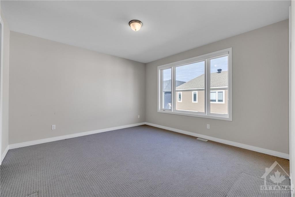807 MERCIER Crescent