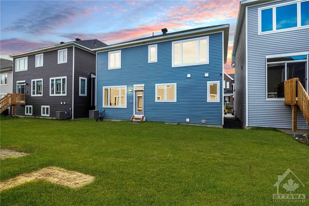 807 MERCIER Crescent