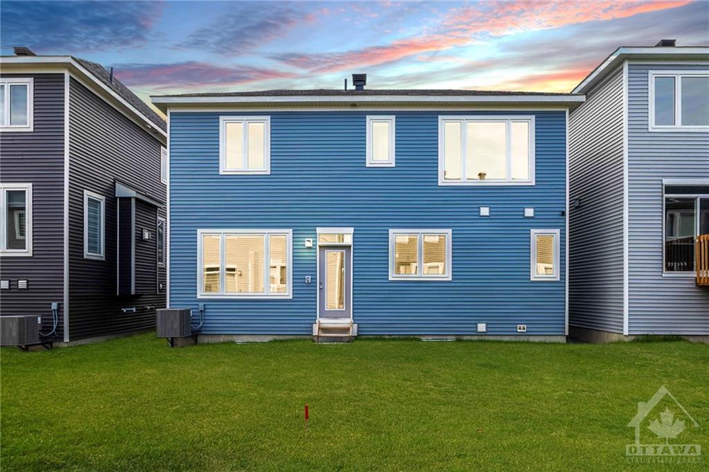 807 MERCIER Crescent
