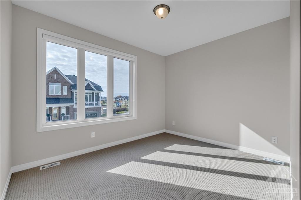807 MERCIER Crescent