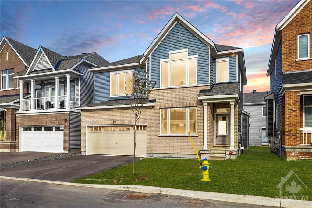 807 MERCIER Crescent