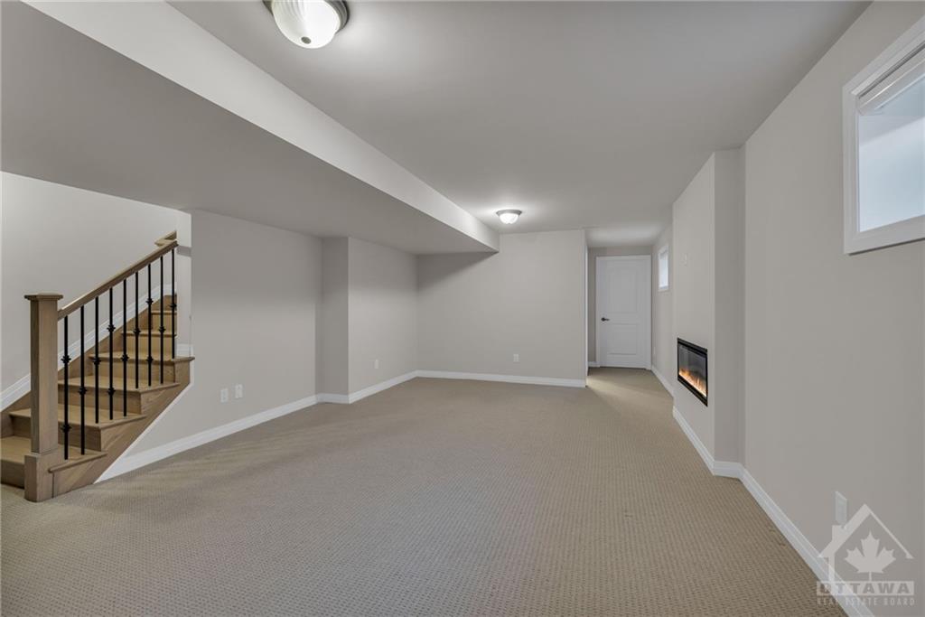807 MERCIER Crescent